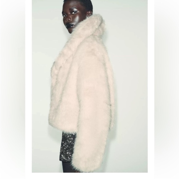ZARA SHORT FAUX FUR LAPEL
COLLAR COAT - Picture 5 of 15